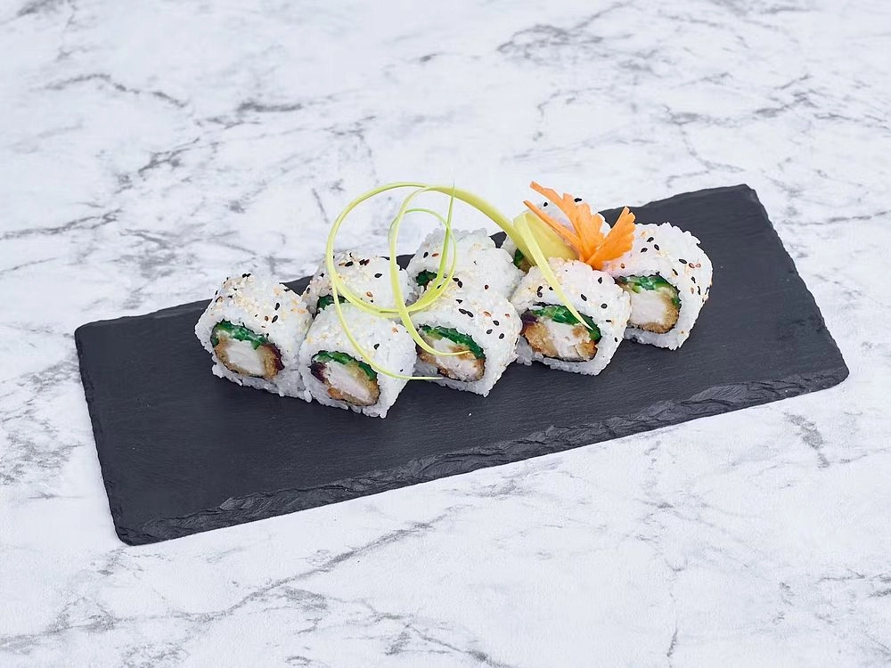 California Maki maślana tempura, majonez, ogórek, kampyo