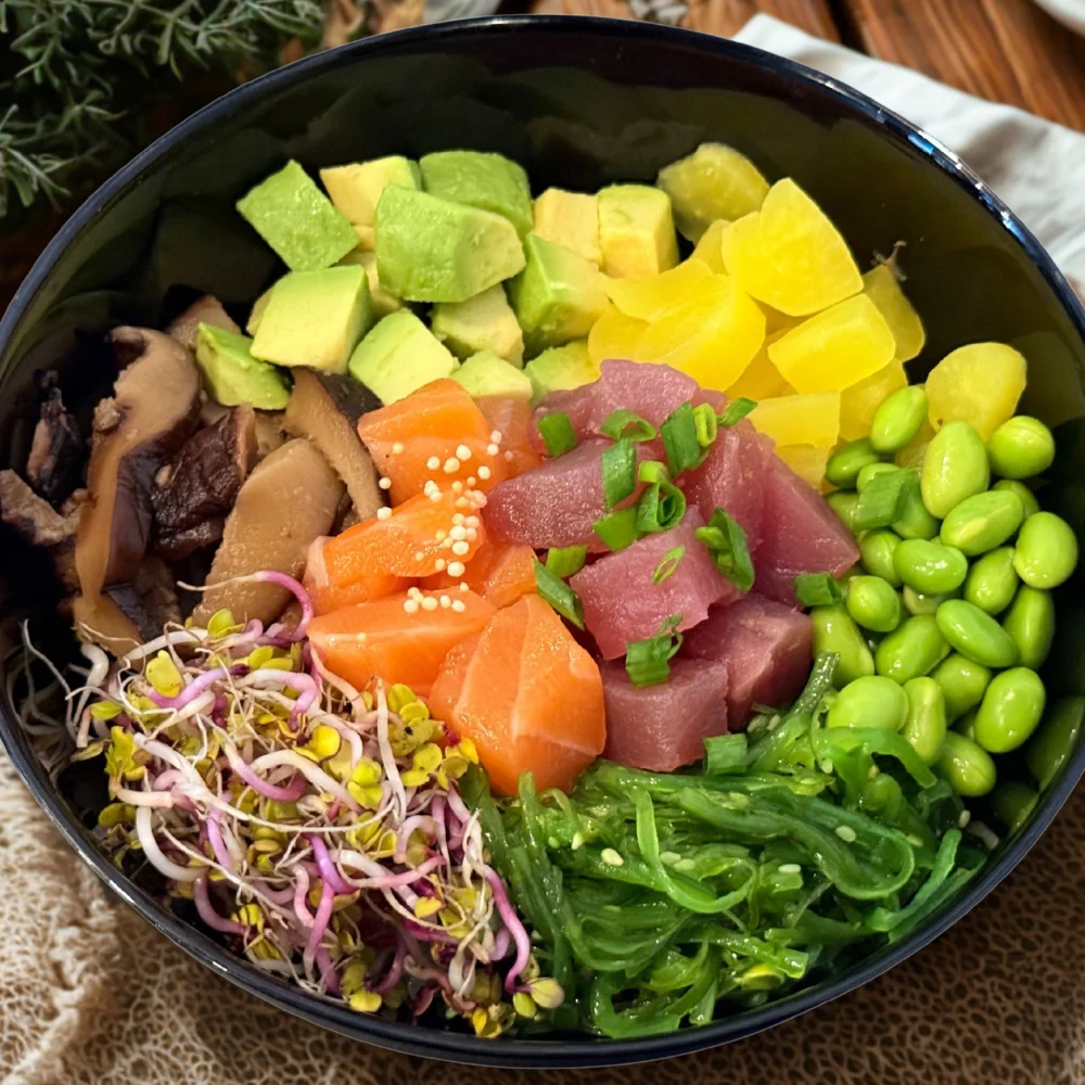 Poke bowl Warszawa – co to jest i jaka powinnabyć idealna kompozycja smakowa?
